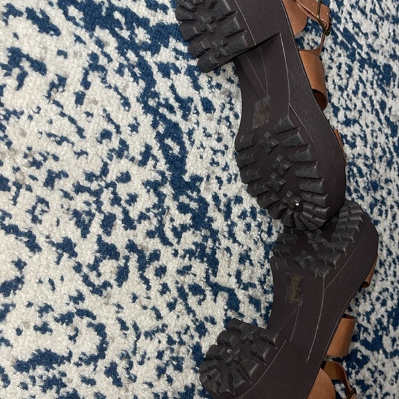 Brown chunky strappy sandals - Picture 4 of 4